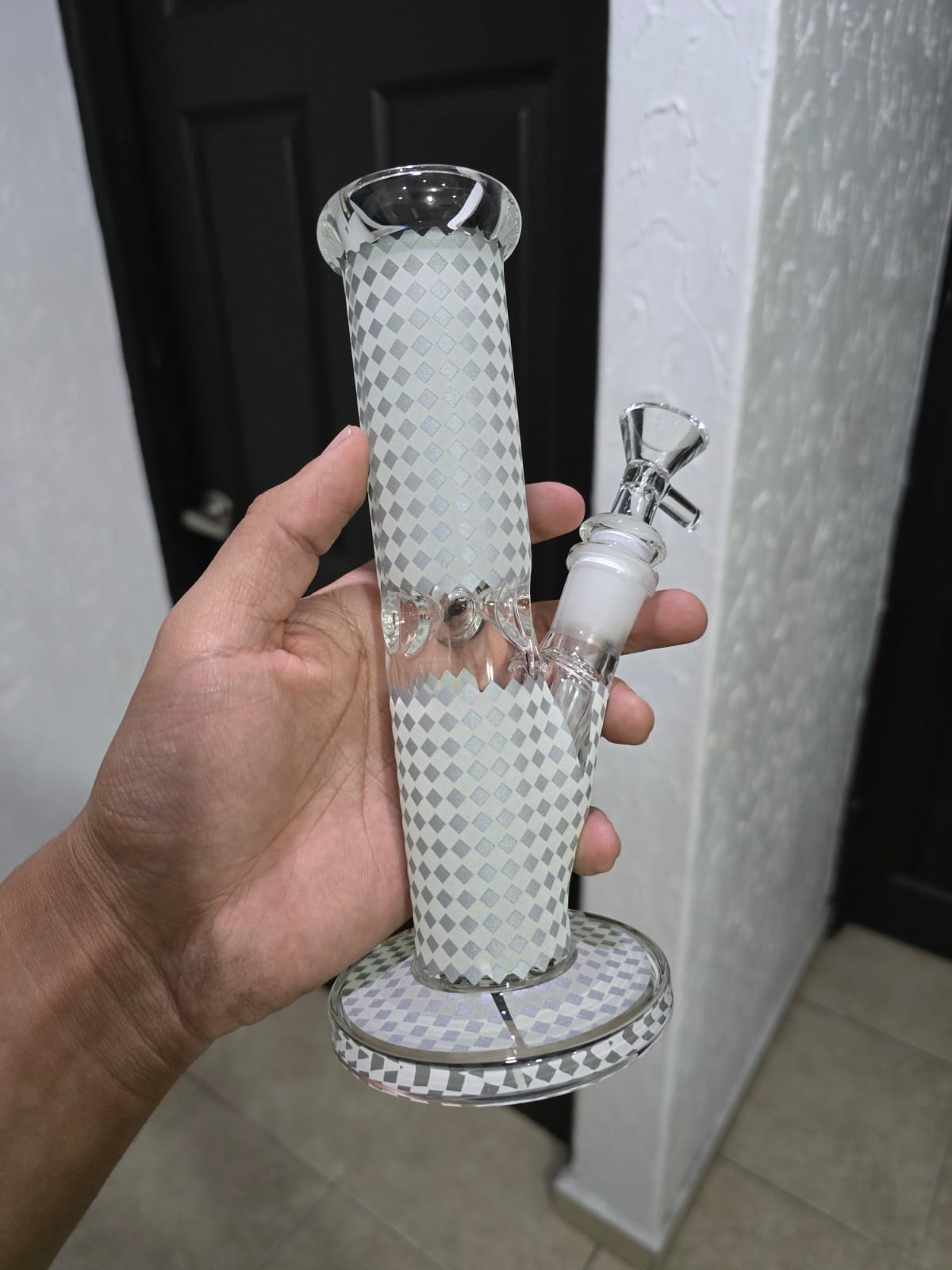 Bong 20cm Blanco con Negro Rombos