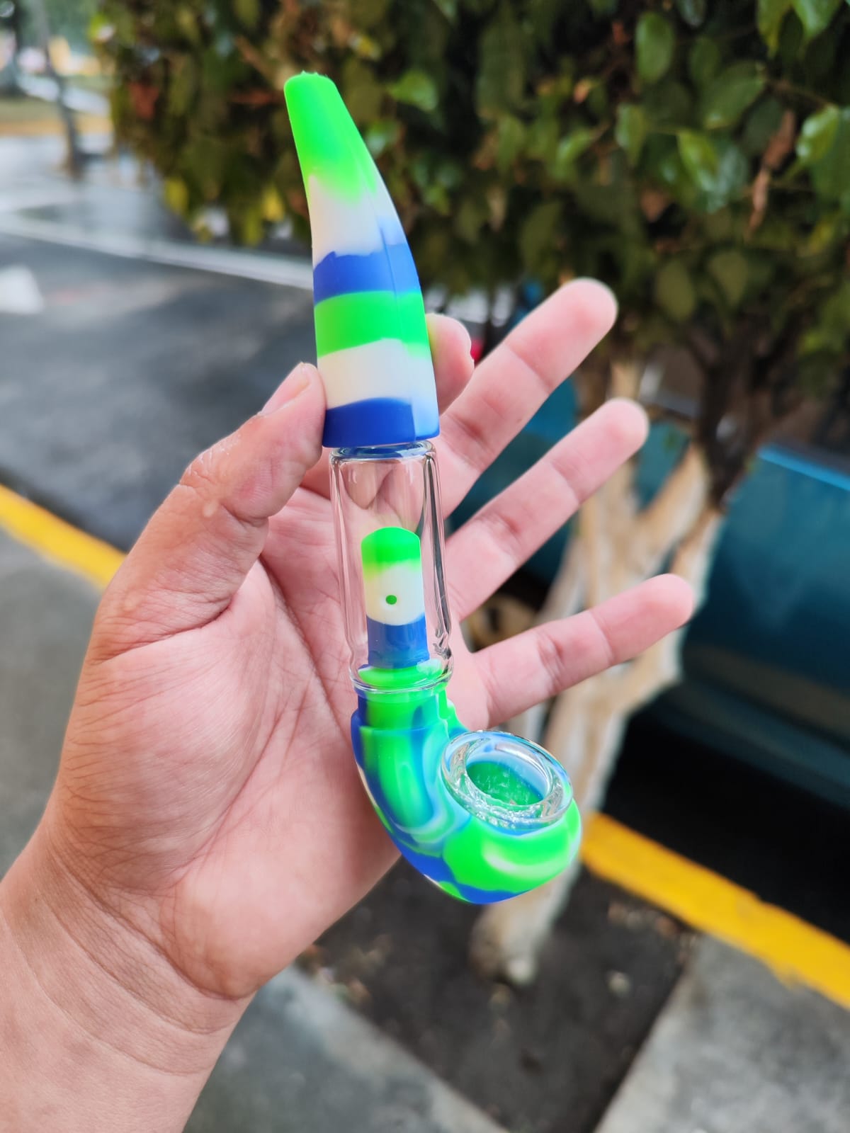 Pipa Silicon Tipo Sherlock Vidrio en Medio